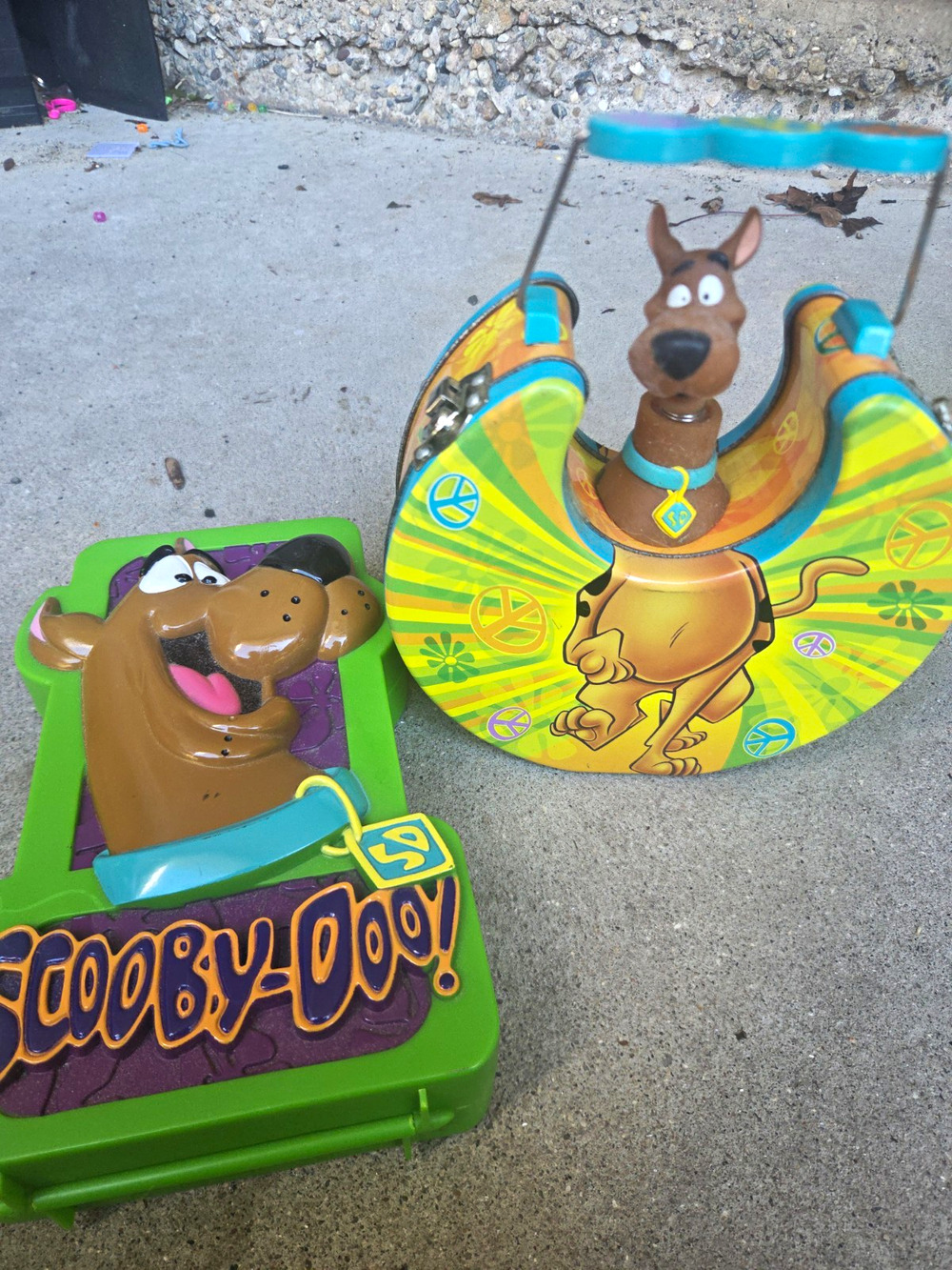Vintage Scooby Doo Plastic Hinged Pencil Crayon Box Holder 1999 and Metal Purse